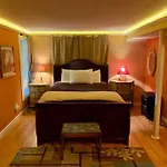 Peaceful Garden Oasis - 3 Miles To Downtown!